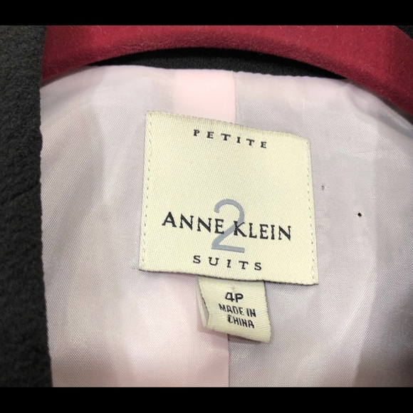 Anne Klein Petite Croppped Blazer Size 4 - Picture 2 of 5